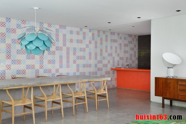 70s-inspired-interiors-featuring-vintage-patterns-and-color-blocking-3-thumb-630xauto-41446