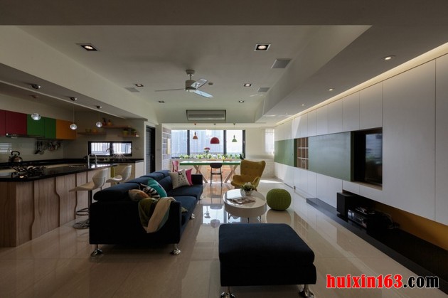 small-urban-apartment-with-synthetic-saturated-style-6-thumb-630xauto-42264