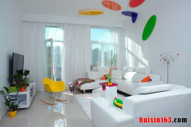 colour-decorating-ideas-for-a-dream-apartment-in- budapest-2-living-thumb-630x419-15131