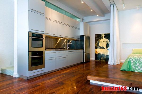 creative-solutions-small-loft-apartment-3