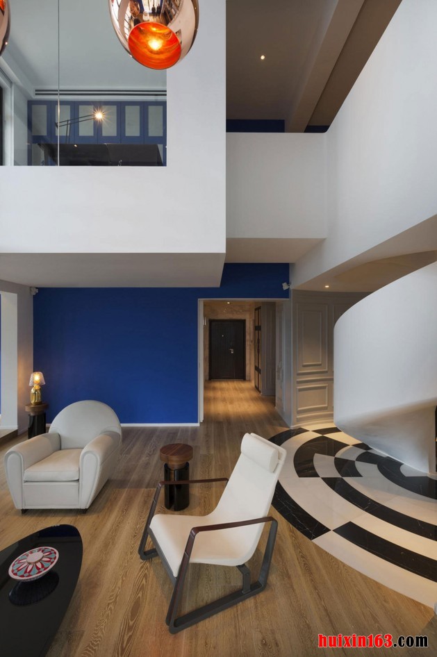 stylish-and-elegant-penthouse-in-white-and-blue-2-thumb-autox946-39403