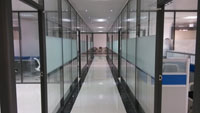750平米办公室玻璃隔断装修效果图 (4)